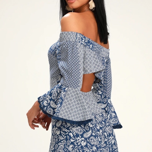 Off the Shoulder Dress - Picture 3 of 4